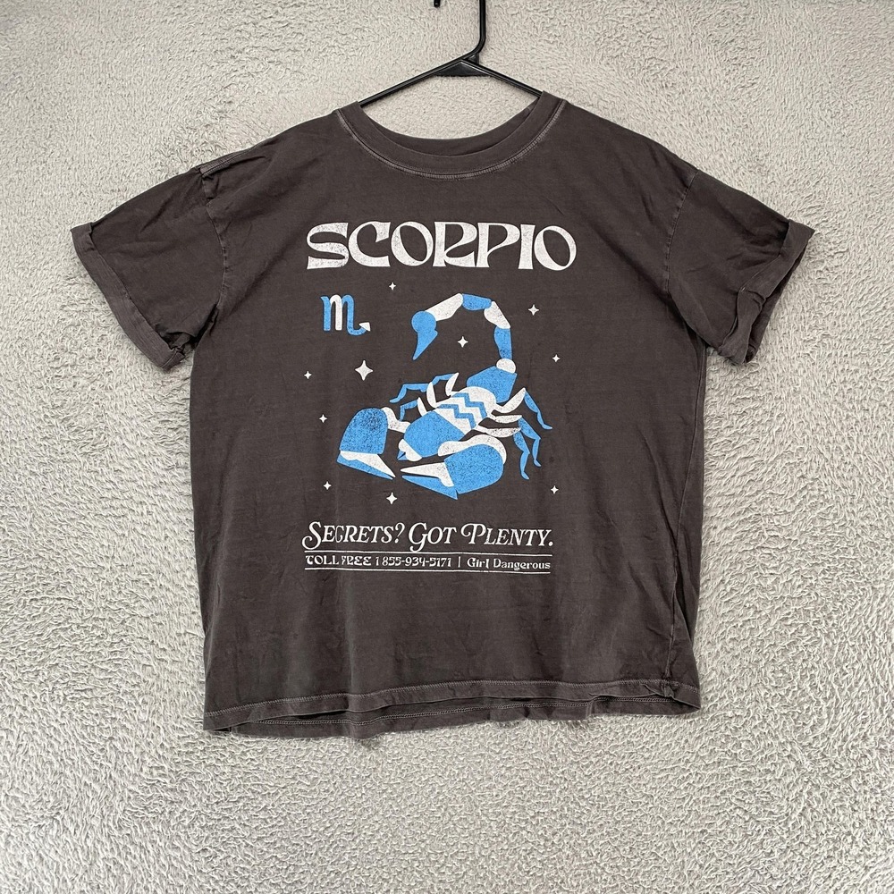 Girl Dangerous Scorpio T-Shirt Womens Medium Zodiac Graphic Gray Astrology